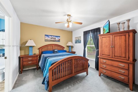 Villa ou maison à vendre à Lehigh Acres, Floride: 3 chambres, 132.2 m2 № 2021957 - photo 25