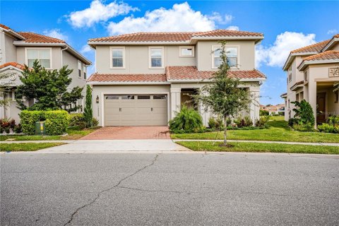 House in Orlando, Florida 5 bedrooms, 348.1 sq.m. № 2227178