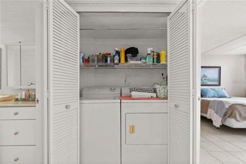 Copropriété à vendre à Treasure Island, Floride: 3 chambres, 165.37 m2 № 2091947 - photo 14