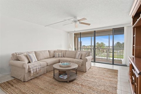 Copropriété à vendre à Treasure Island, Floride: 3 chambres, 165.37 m2 № 2091947 - photo 23