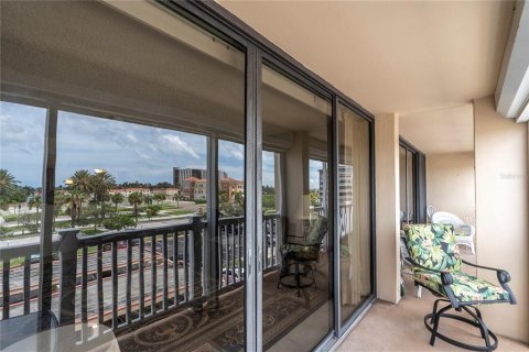 Copropriété à vendre à Treasure Island, Floride: 3 chambres, 165.37 m2 № 2091947 - photo 17