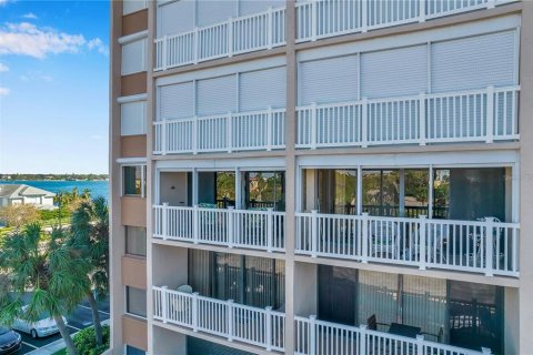 Copropriété à vendre à Treasure Island, Floride: 3 chambres, 165.37 m2 № 2091947 - photo 16