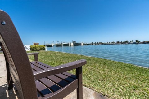Copropriété à vendre à Treasure Island, Floride: 3 chambres, 165.37 m2 № 2091947 - photo 18