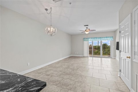 Condo in New Smyrna Beach, Florida, 2 bedrooms  № 2398550 - photo 8