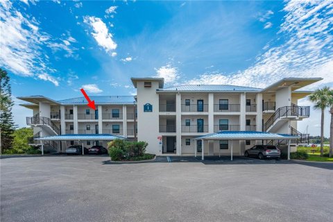 Condo in New Smyrna Beach, Florida, 2 bedrooms  № 2398550 - photo 5