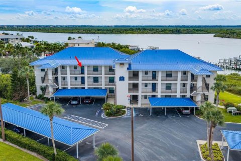 Condo in New Smyrna Beach, Florida, 2 bedrooms  № 2398550 - photo 4
