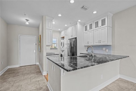 Condo in New Smyrna Beach, Florida, 2 bedrooms  № 2398550 - photo 16