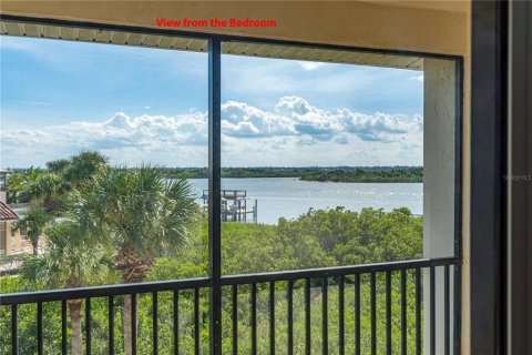 Condo in New Smyrna Beach, Florida, 2 bedrooms  № 2398550 - photo 23