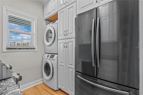 Condo in New Smyrna Beach, Florida, 2 bedrooms  № 2398550 - photo 17