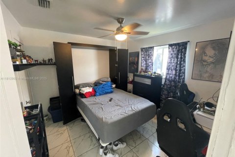House in Hallandale Beach, Florida 2 bedrooms, 141.4 sq.m. № 1888732 - photo 13