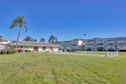 Condo in Saint Petersburg, Florida, 1 bedroom  № 2148438 - photo 17