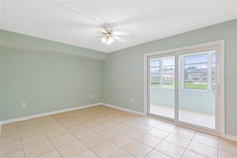 Condo in Saint Petersburg, Florida, 1 bedroom  № 2148438 - photo 11
