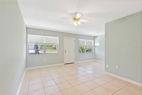 Condo in Saint Petersburg, Florida, 1 bedroom  № 2148438 - photo 2