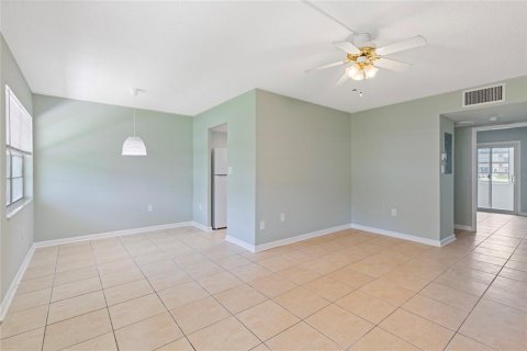 Condo in Saint Petersburg, Florida, 1 bedroom  № 2148438 - photo 3