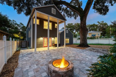 Villa ou maison à vendre à Tampa, Floride: 3 chambres, 182 m2 № 2258422 - photo 2