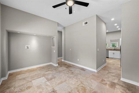 Villa ou maison à vendre à Tampa, Floride: 3 chambres, 182 m2 № 2258422 - photo 18