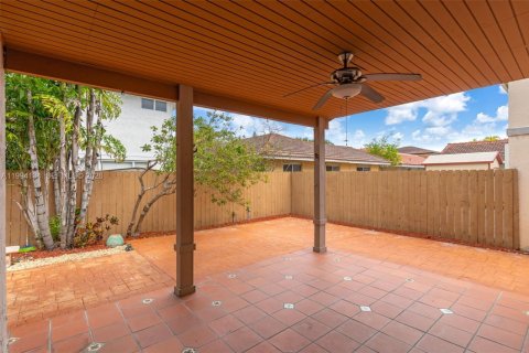 Villa ou maison à vendre à Miami, Floride: 4 chambres, 173.54 m2 № 2063695 - photo 26