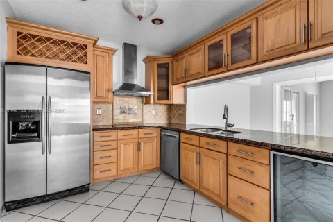 Villa ou maison à vendre à Miami, Floride: 4 chambres, 173.54 m2 № 2063695 - photo 7