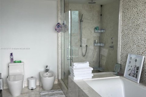 Condominio en alquiler en Sunny Isles Beach, Florida, 3 dormitorios, 181.72 m2 № 2054486 - foto 20
