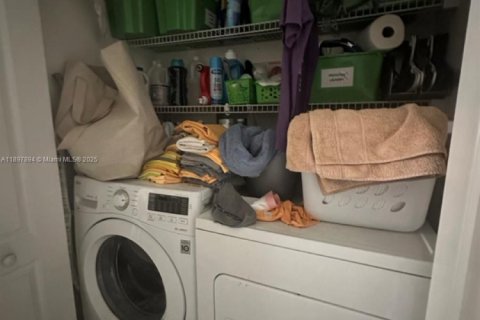 Снять в аренду кондоминиум в Майами, Флорида 4 спальни, 160.54м2, № 1949669 - фото 7