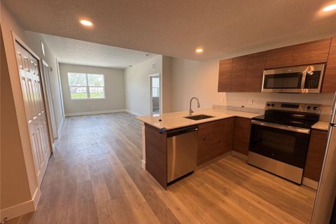 Condo in Orlando, Florida, 2 bedrooms  № 2229689 - photo 5