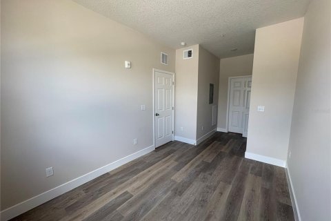 Condo in Orlando, Florida, 2 bedrooms  № 2229689 - photo 13