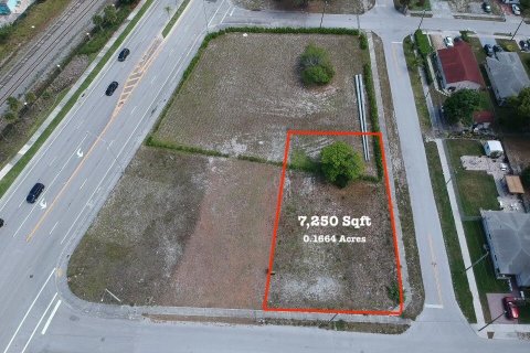 Commercial property in Deerfield Beach, Florida № 2252604 - photo 9