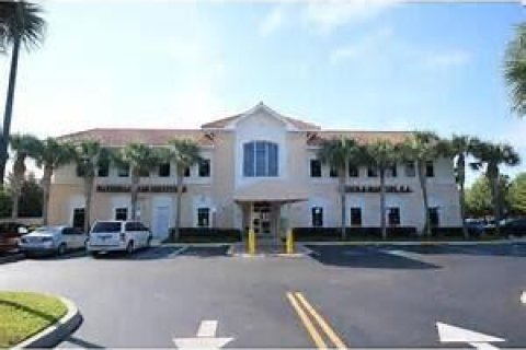 Propiedad comercial en Port St. Lucie, Florida № 2176992