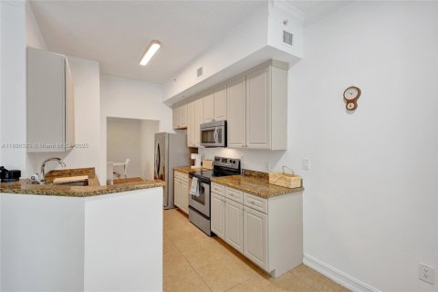 Снять в аренду кондоминиум в Авентура, Флорида 2 спальни, 120.77м2, № 1950465 - фото 14