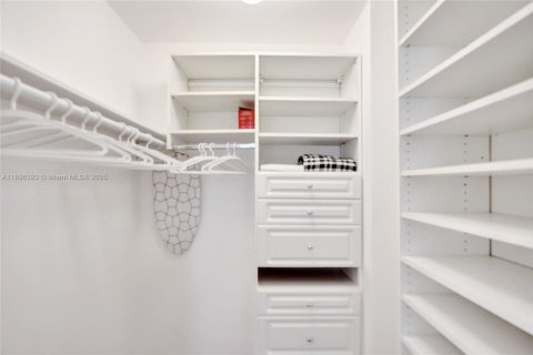 Снять в аренду кондоминиум в Авентура, Флорида 2 спальни, 120.77м2, № 1950465 - фото 27