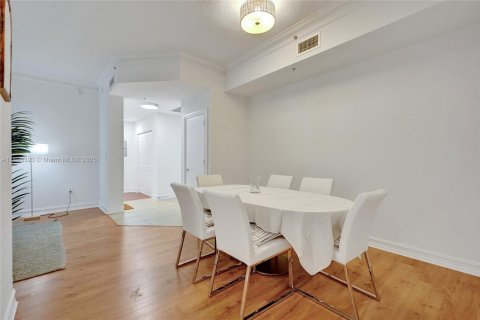 Снять в аренду кондоминиум в Авентура, Флорида 2 спальни, 120.77м2, № 1950465 - фото 8