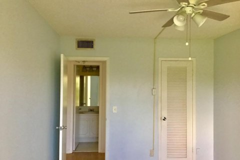Condo in Boca Raton, Florida, 2 bedrooms № 2261446 - photo 17