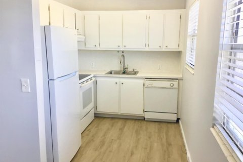 Condo in Boca Raton, Florida, 2 bedrooms № 2261446 - photo 4