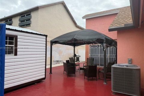 Casa en venta en Homestead, Florida, 3 dormitorios, 120.22 m2 № 2011641 - foto 22