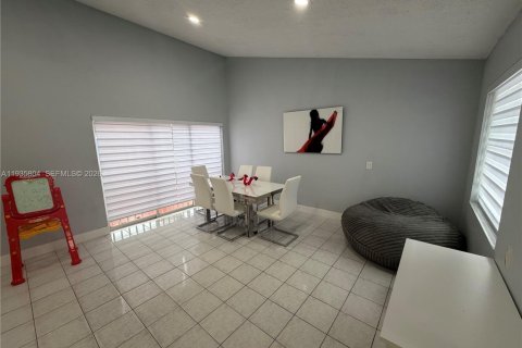 Casa en venta en Homestead, Florida, 3 dormitorios, 120.22 m2 № 2011641 - foto 8