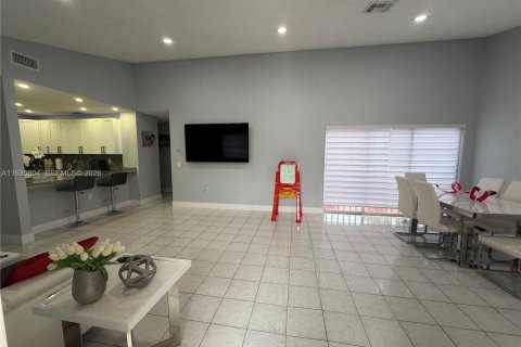 Casa en venta en Homestead, Florida, 3 dormitorios, 120.22 m2 № 2011641 - foto 7