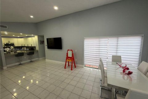 Casa en venta en Homestead, Florida, 3 dormitorios, 120.22 m2 № 2011641 - foto 5