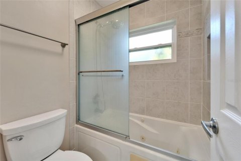 Casa en venta en Temple Terrace, Florida, 4 dormitorios, 187.76 m2 № 1803146 - foto 29