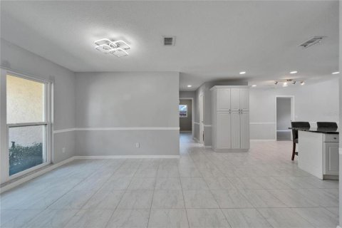 Casa en venta en Temple Terrace, Florida, 4 dormitorios, 187.76 m2 № 1803146 - foto 10