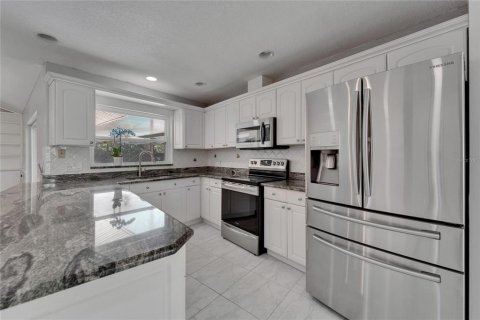 Casa en venta en Temple Terrace, Florida, 4 dormitorios, 187.76 m2 № 1803146 - foto 15