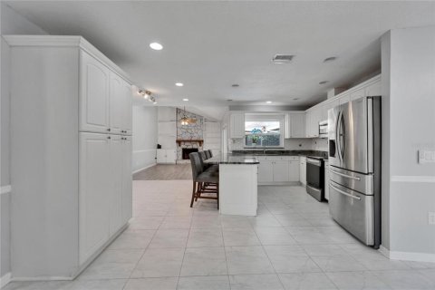 Casa en venta en Temple Terrace, Florida, 4 dormitorios, 187.76 m2 № 1803146 - foto 13