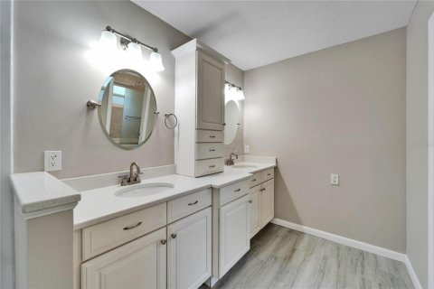Casa en venta en Temple Terrace, Florida, 4 dormitorios, 187.76 m2 № 1803146 - foto 27
