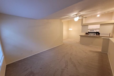 Copropriété à louer à Zephyrhills, Floride: 3 chambres, 118.73 m2 № 2389028 - photo 9