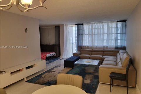 Condo in Sunny Isles Beach, Florida, 2 bedrooms  № 2062246 - photo 7