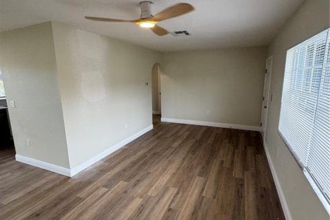 Villa ou maison à vendre à Spring Hill, Floride: 2 chambres, 89.93 m2 № 1905238 - photo 7