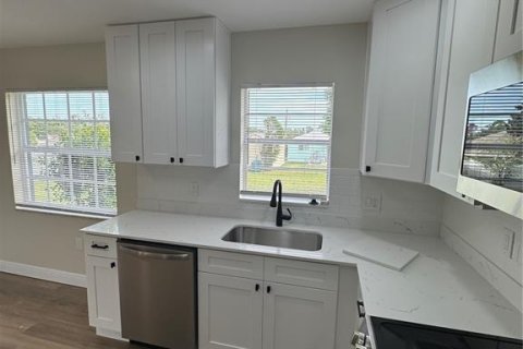 Villa ou maison à vendre à Spring Hill, Floride: 2 chambres, 89.93 m2 № 1905238 - photo 15
