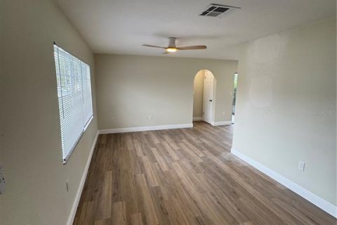 Villa ou maison à vendre à Spring Hill, Floride: 2 chambres, 89.93 m2 № 1905238 - photo 5