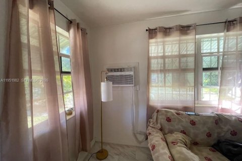 Commercial property in Miami, Florida 86.96 sq.m. № 2017615 - photo 5