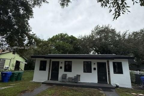 Commercial property in Miami, Florida 86.96 sq.m. № 2017615 - photo 2