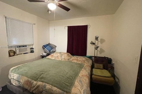 Commercial property in Miami, Florida 86.96 sq.m. № 2017615 - photo 17